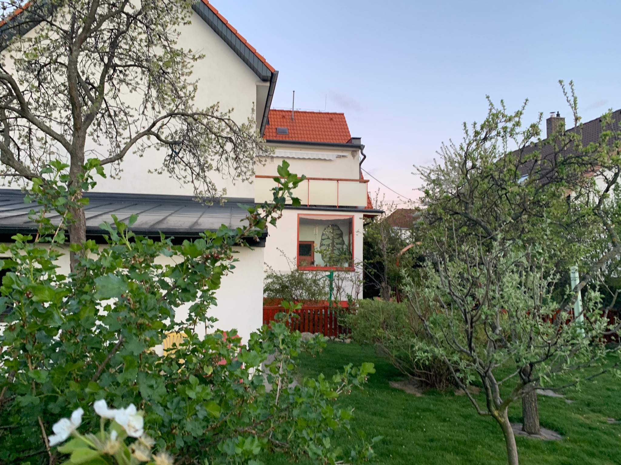 81889BD7 8FD1 4F47 865E 14152E7475AA