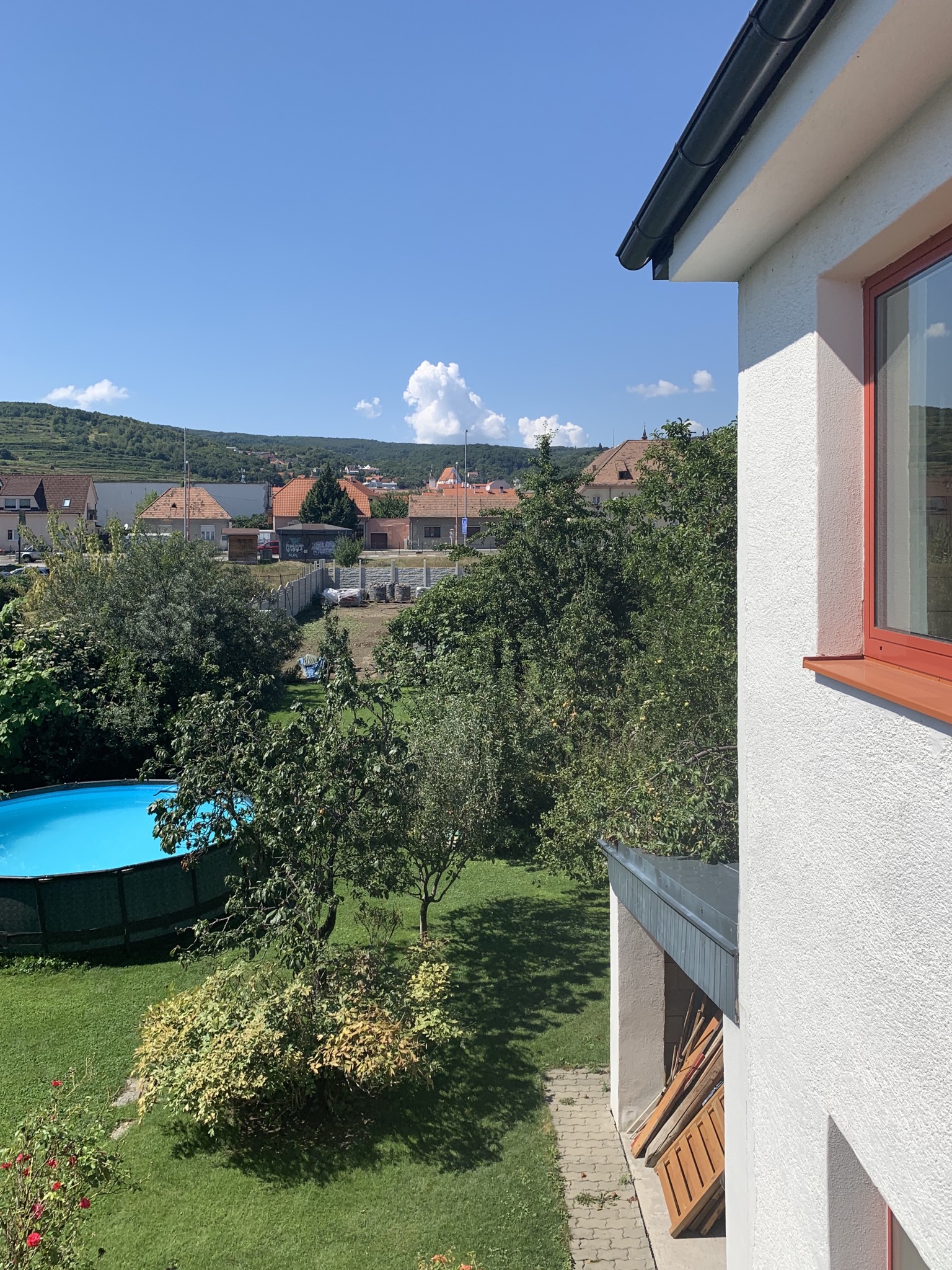 935DEAFF 88E1 4B4B 9BEE 2F2DF6EFE1D5